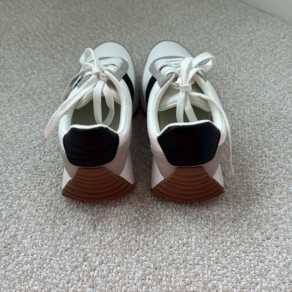 DV by Dolce Vita Bettie Casual Retro Sneaker - Picture 5 of 6